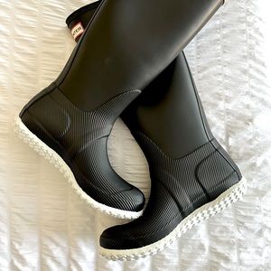 Brand new! No box. Hunter tall rain boots